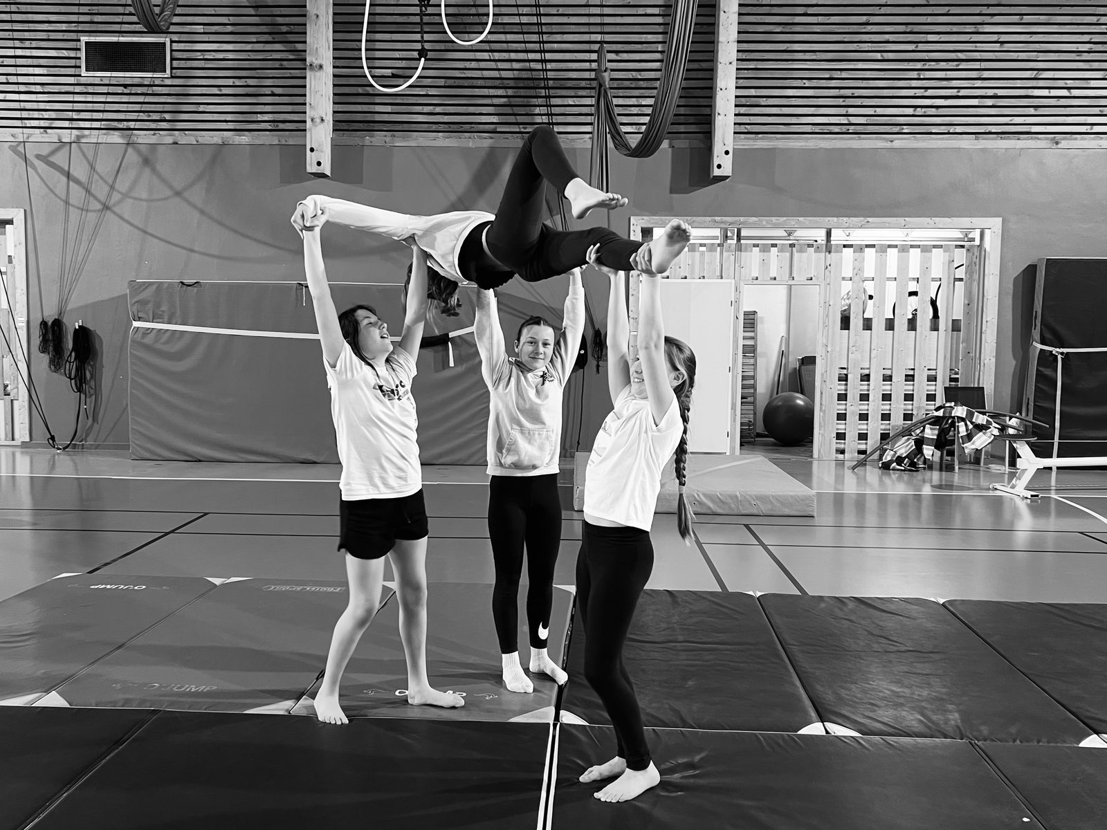 Porté acrobatique · Cirk-on-Flexe